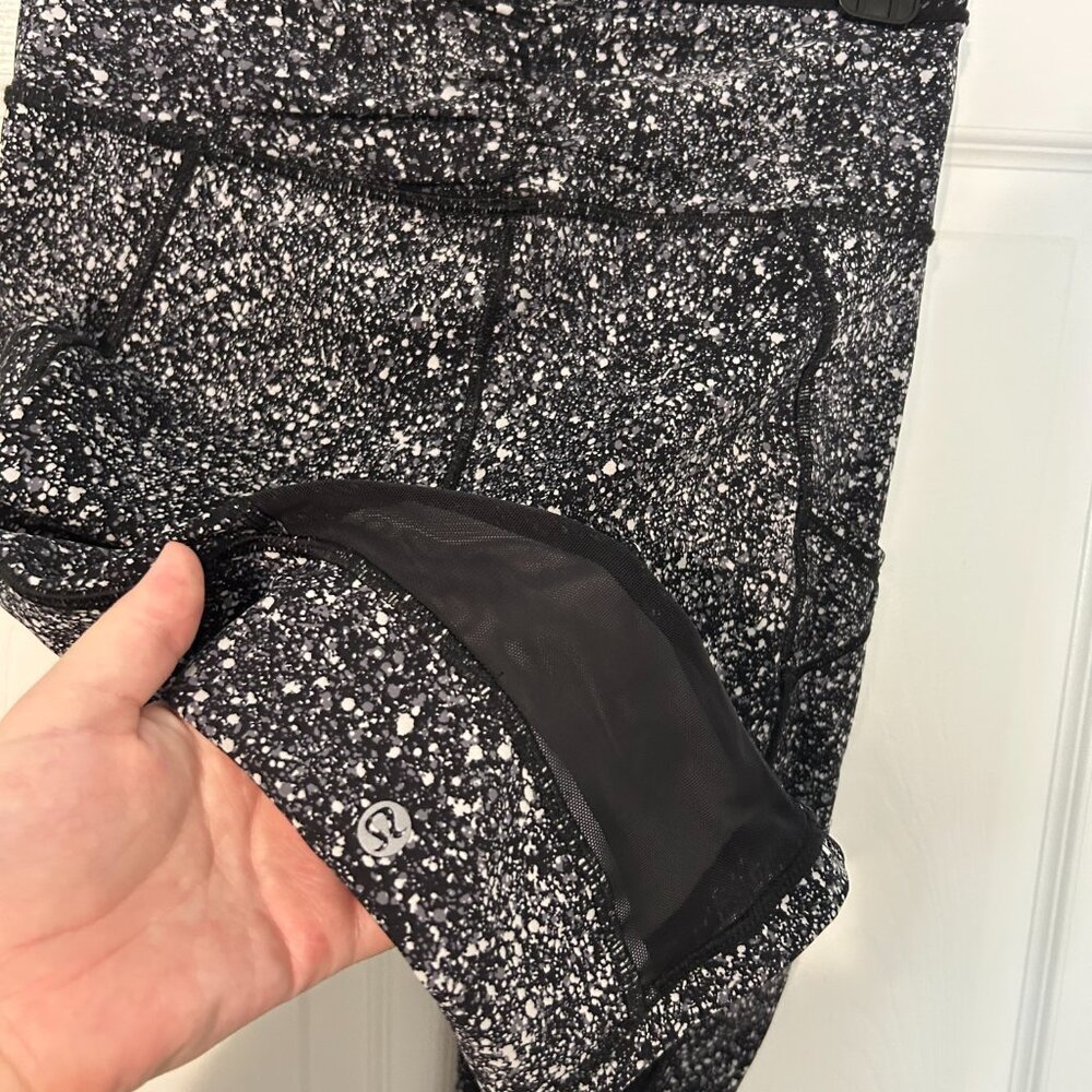 Lululemon Outrun 17" Crop Tights, Speckled B&W 6 *flaw - Picture 6 of 8